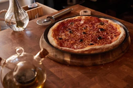 Margherita pizza friss bazsalikommal